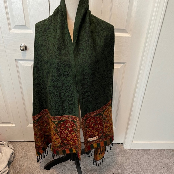 Oswal woollen Mills wool shawl - Picture 1 of 10
